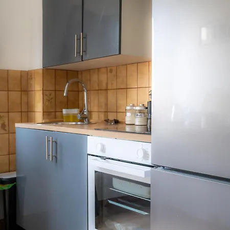 2 Pieces - 4 Personnes - Entierement Equipe Et Idealement Situe Proche Toutes Commodites Apartament Mentona