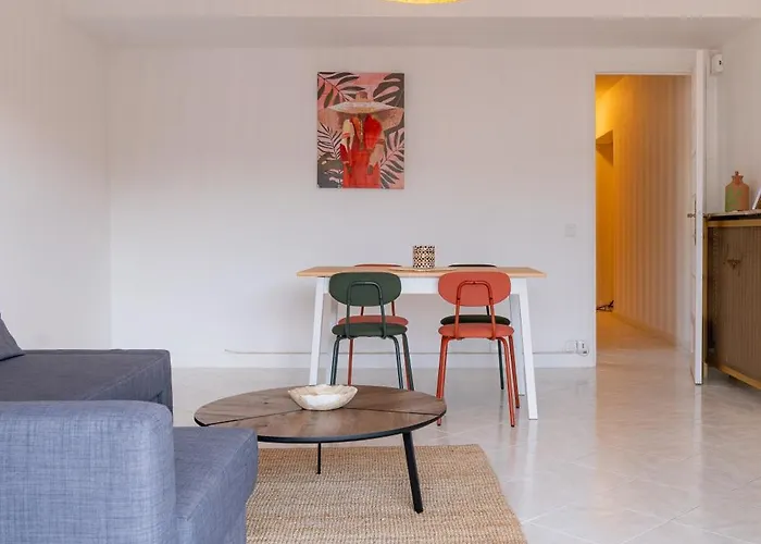 2 Pieces - 4 Personnes - Entierement Equipe Et Idealement Situe Proche Toutes Commodites مينتون