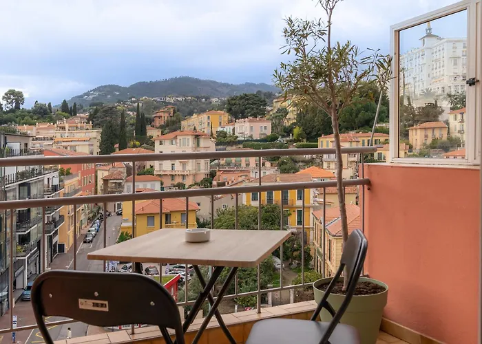 2 Pieces - 4 Personnes - Entierement Equipe Et Idealement Situe Proche Toutes Commodites Menton